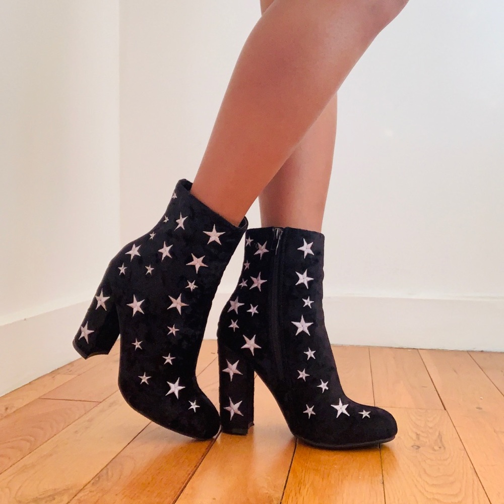 BLACK SUEDE STAR BOOTIES